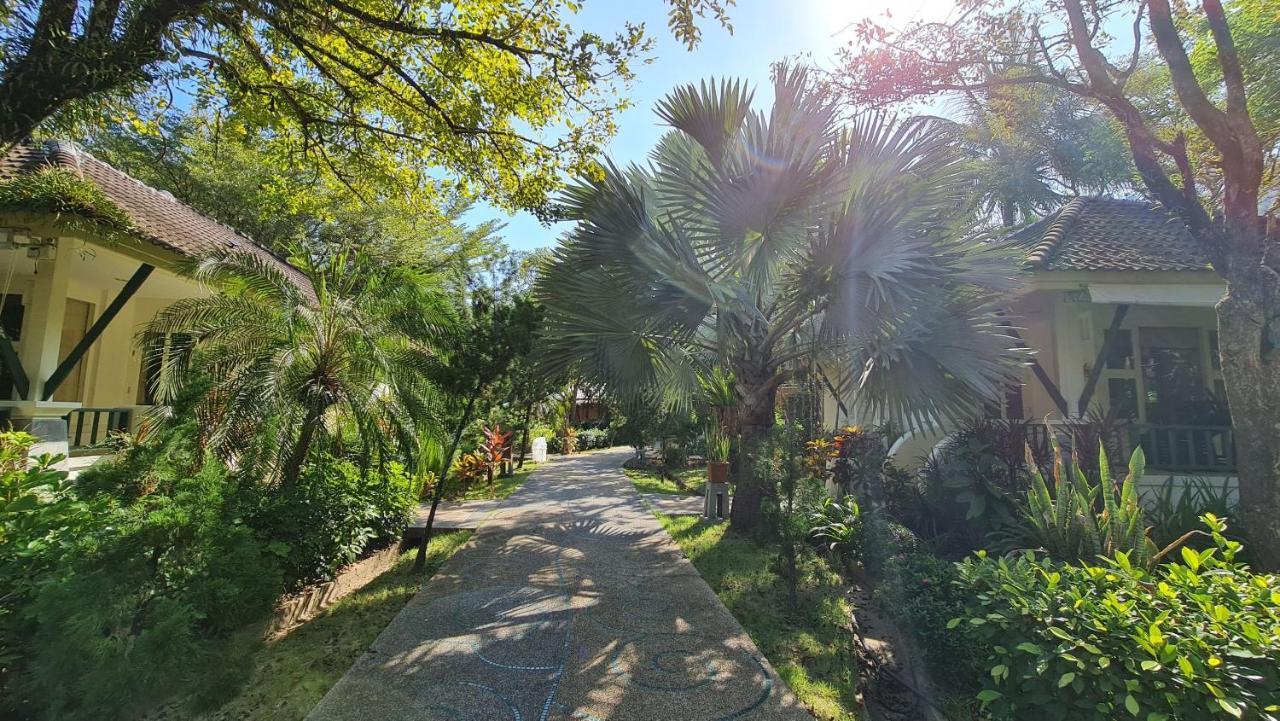 Baan Khaolak Resort
